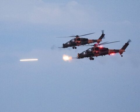 ATAK Helikopterleri Efes 2026 Tatbikatı'nda Hedefleri Tam İstihbaratla Vurdu