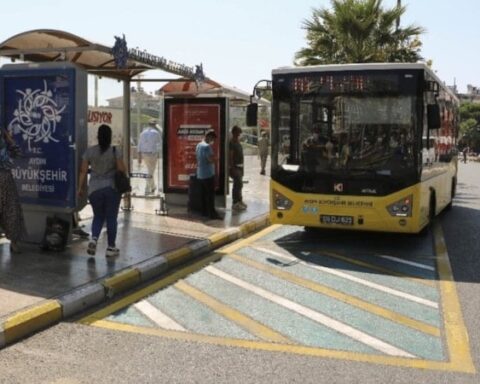 Aydın'da toplu taşıma ve taksi ücretlerine zam kararı alındı