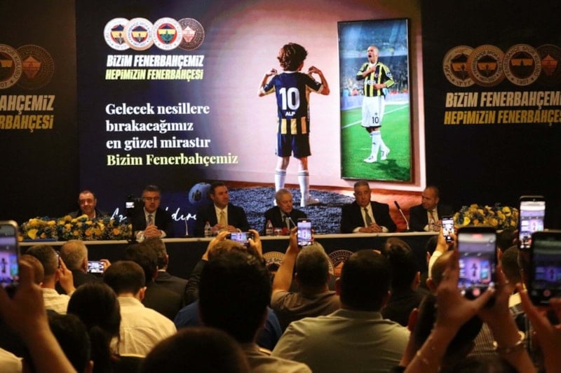 Aziz Yıldırım'dan Fenerbahçe için Kurumsallaşma Vurgusu