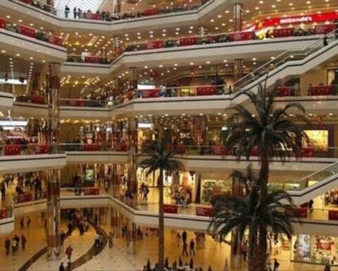 Bayramda alışveriş merkezlerinin açık olduğu saatler belirlendi
