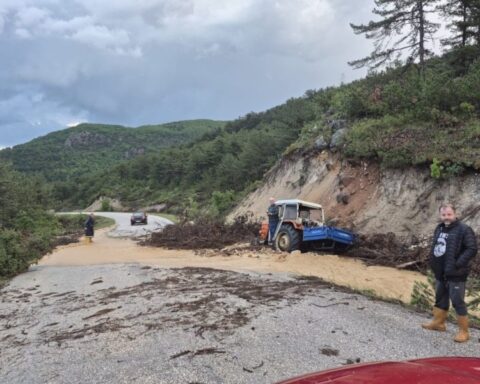 Bilecik'te Sağanak Yağış Sonrası Yaşamı Felç Eden Su Baskınları