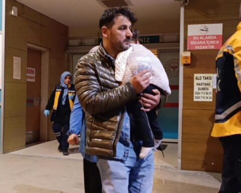 Bursa'da Merdivenden Düşen Bebek Hastaneye Kaldırıldı