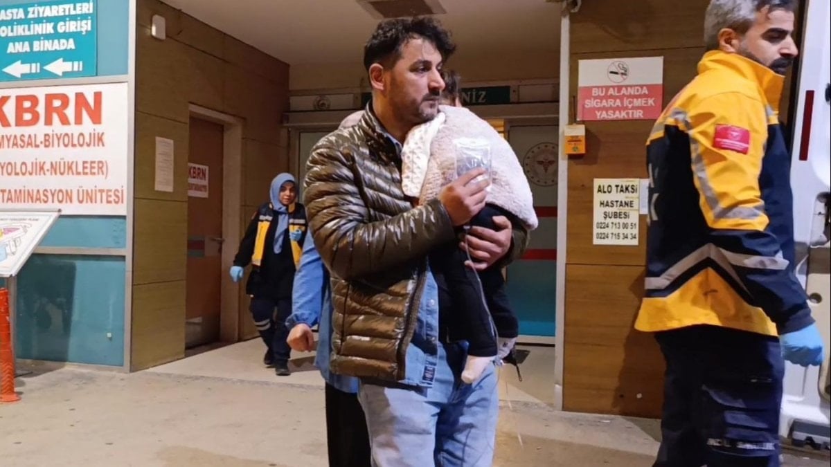 Bursa'da Merdivenden Düşen Bebek Hastaneye Kaldırıldı
