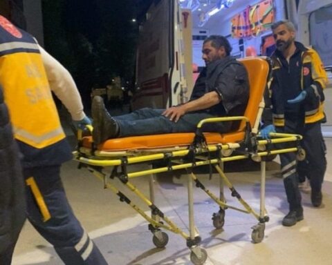 Bursa'da Motosikletle Çarpışan Bisiklet Sürücüsü Hastaneye Kaldırıldı