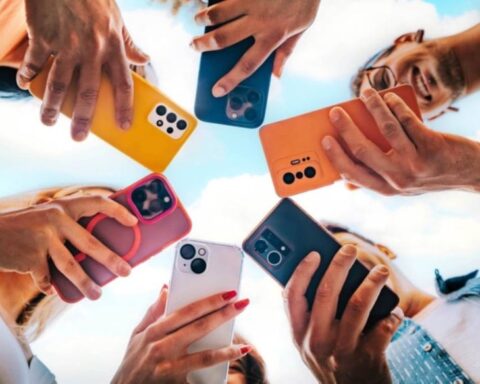 Cep telefonlarına yeni zam dalgası bekleniyor