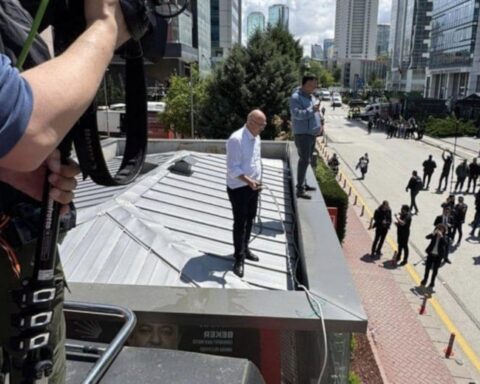 CHP Genel Merkezi'nde Gerilim Tırmandı: Mahmut Tanal Gözyaşlarını Tutamadı