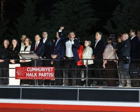CHP'de Görev Değişikliği: Kemal Kılıçdaroğlu Geri Dönüyor, Özgür Özel Yönetimde
