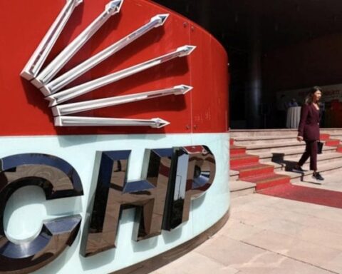 CHP'nin Olağan Kurultayı İptal Edildi, Banka Hesaplarına Erişim Donduruldu