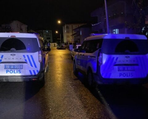 Çorum'da Bıçaklı Kavga: İki Genç Yaralandı, Polis Soruşturma Başlattı