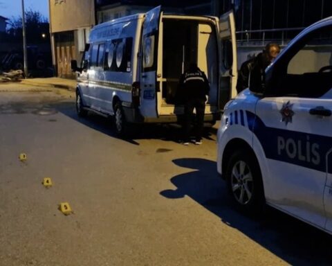 Çorum'da Tartışma Sonrası Bıçaklama Olayı: Şüpheli Kaçtı, Polis Araştırma Başlattı