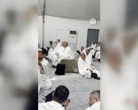 Cumhurbaşkanı Erdoğan, Arafat’taki Türk hacılarla telefon görüşmesi gerçekleştirdi