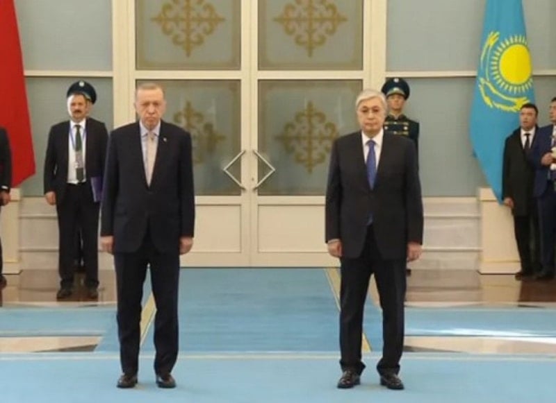 Cumhurbaşkanı Erdoğan, Kazakistan'da Türk Dünyası Zirvesi İçin Resmi Temaslarda Bulunuyor