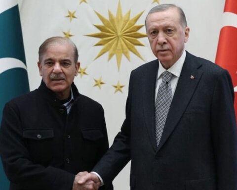Cumhurbaşkanı Erdoğan, Pakistan Başbakanı Şahbaz Şerif ile İkili İlişkileri Görüştü