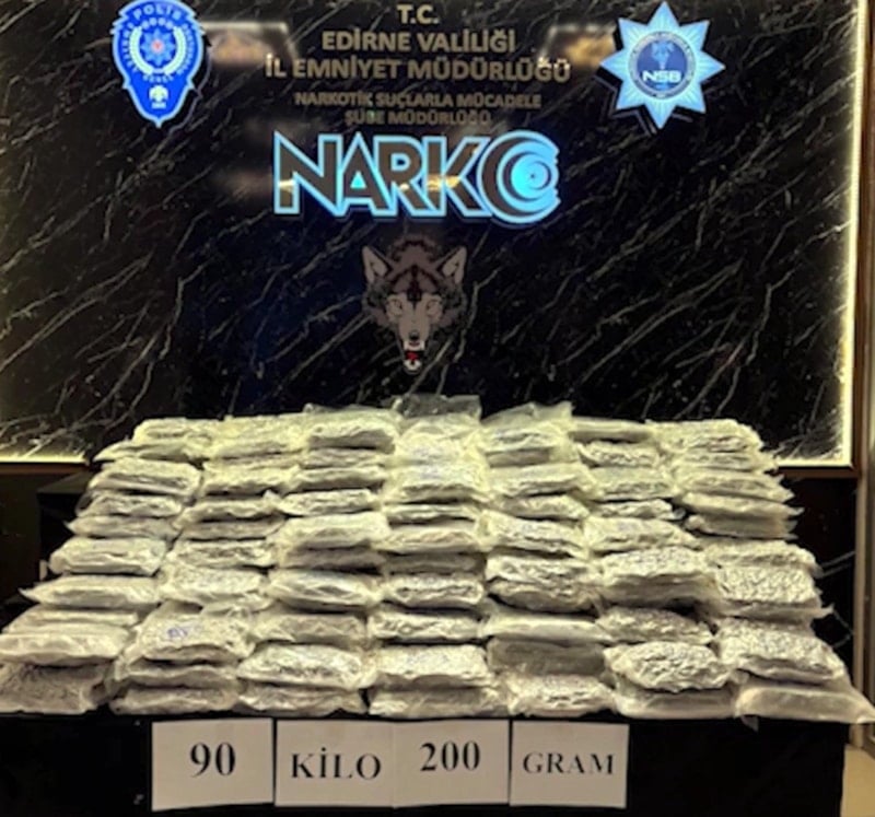 Edirne'de 90 Kilo Uyuşturucu Ele Geçirilirken İki Kişi Gözaltına Alındı