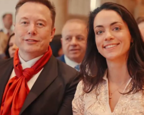 Elon Musk’ın Eski Danışmanı, Mahkeme Önünde İkizlerinin Babası Olduğunu Açıkladı