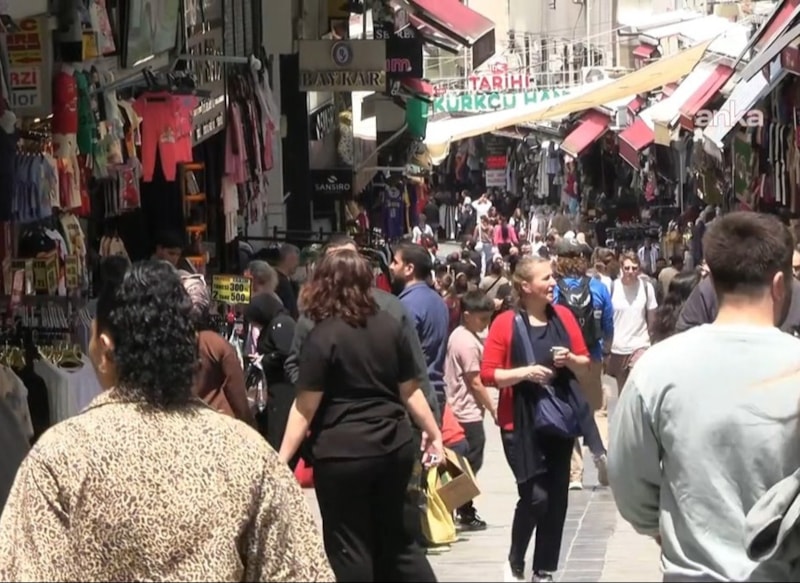 Emekliler bayramda geçim sıkıntısını hissediyor