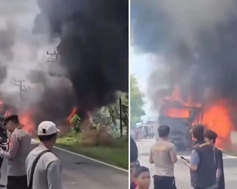 Endonezya'da Yolcu Otobüsü ile Yakıt Tankerinin Çarpıştığı Trafik Kazasında 16 Kişi Hayatını Kaybetti