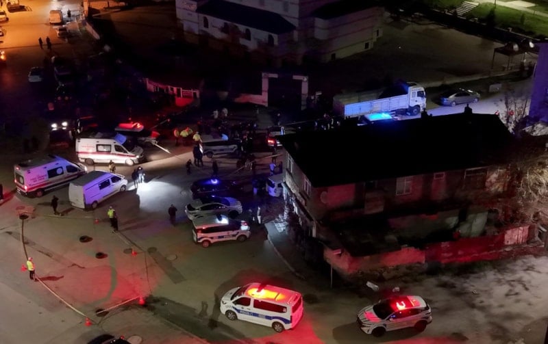 Erzurum'da Cami Önünde Başından Vurulmuş Bir Adam Bulundu