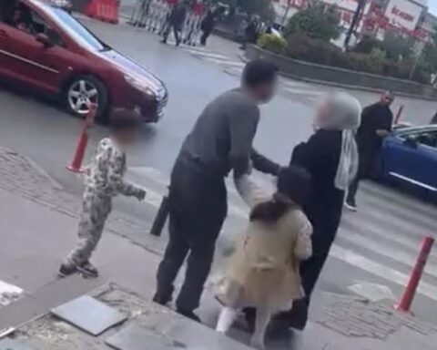 Esenyurt'ta Kocasıyla Aldatıldığını Düşünen Kadın, Genç Kızı Defalarca Bıçakladı