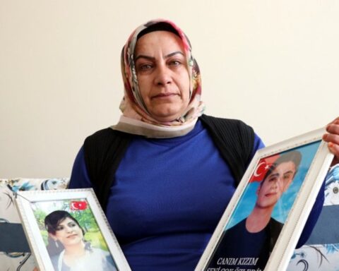 Evlat Nöbetindeki Annenin Bayram Yası: 15 Yıldır Kızından Haber Alamıyor