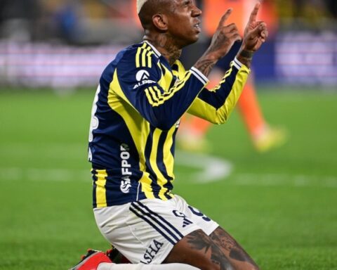 Fenerbahçe, Başakşehir’i 3-1 Yenerek Şampiyonluk Umutlarını Sürdürdü