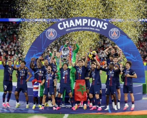 Fethiye'de Arsenal ve PSG taraftarları arasında kavga çıktı