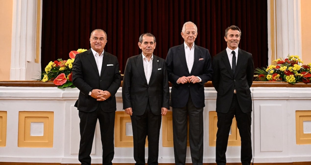 Galatasaray, UEFA Kupası zaferinin 26. yıl dönümünde efsanelerini ağırladı