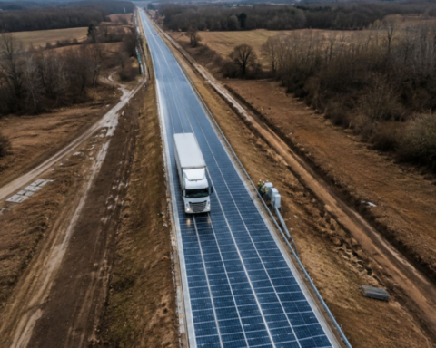 Güneş Enerjisi Üretimi İçin Yenilikçi Yol Uygulaması: Zorluklar ve Fırsatlar