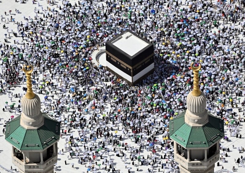 Hacılar Kabe'ye Veda Tavafı Yaparak Ayrılmaya Hazırlanıyor