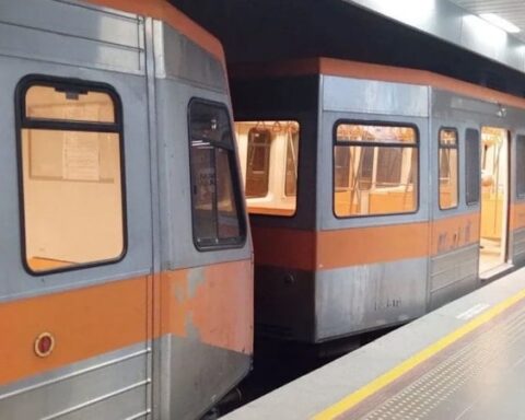 Hafta sonu AÖF sınavları için toplu ulaşım ücretsiz olacak