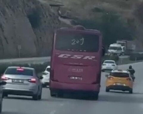 Hatay'da Yolcu Otobüsü Trafikte Tehlikeli Manevralar Yaptı