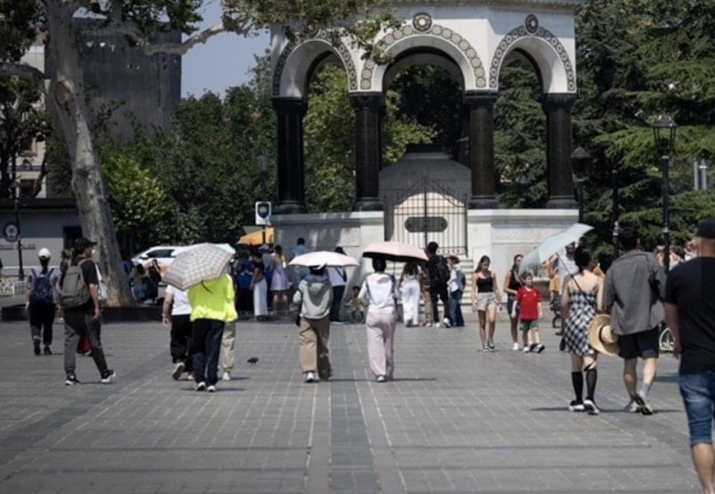Hava Sıcaklıkları Mevsim Normallerinin Üzerinde Seyrediyor, Sağanak Yağışlar Bekleniyor
