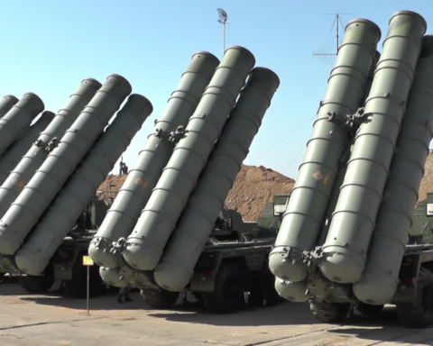 Hindistan, Dördüncü S-400 Hava Savunma Sistemini Alarak Sınır Güvenliğini Artırıyor