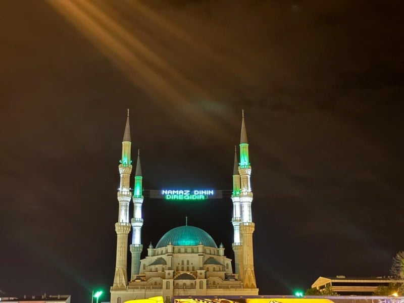 Iğdır'da Ulu Camii'nde Dijital Mahya Uygulaması Başlatıldı