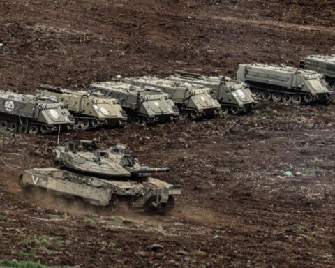 İsrail, Lübnan'daki Kara Operasyonunu Başlattı ve Saldırılarını Sürdürüyor
