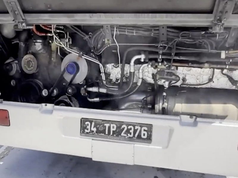 İstanbul Metrobüsünde Motor Yangını: Yolcular Zor Anlar Yaşadı