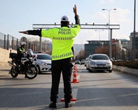 İstanbul'da Bazı İstasyonlar ve Yollar Kapatıldı, Alternatif Güzergahlar Açıklandı