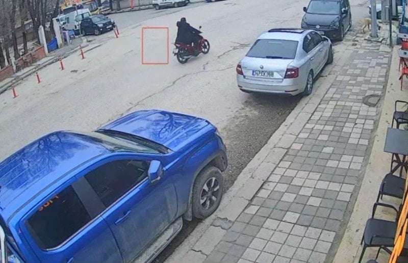 İstanbul'da Eşini Otobüs Durağında Vuran Zanlı, Önce Çelenk Göndermiş