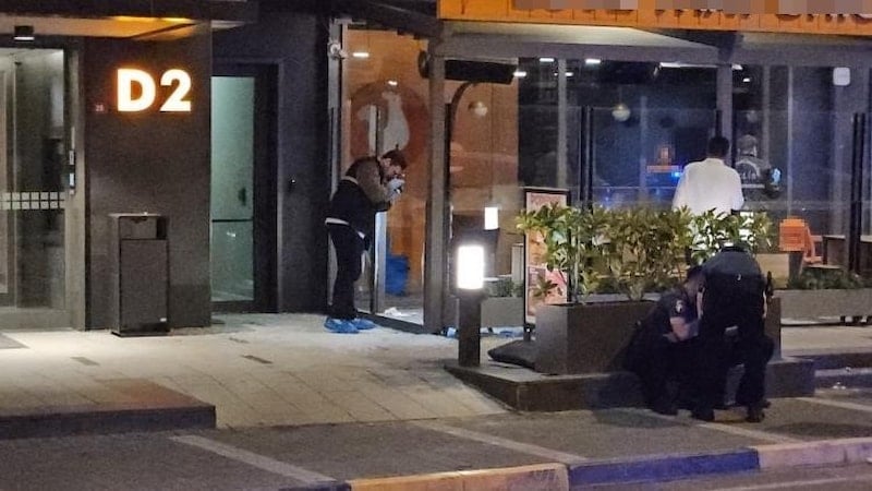İstanbul'da Silahlı Saldırı: Yaralı Hastaneye Kaldırıldı, Saldırganlar Aranıyor