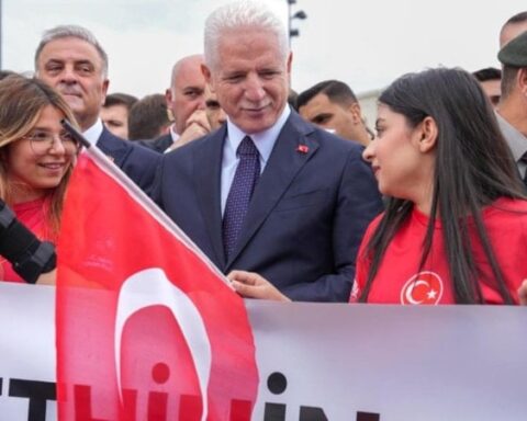 İstanbul'un Fethinin 573. Yıl Dönümü Coşkuyla Kutlanıyor
