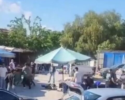 İzmir'de Pazar Yerinde Silahlı Kavga: 7 Şüpheli Gözaltına Alındı
