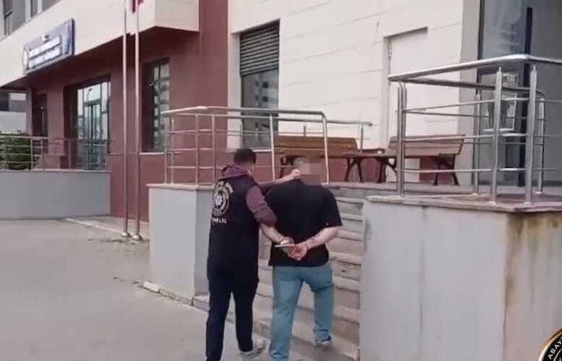 İzmir'de Suçlardan Aranan 157 Şüpheli Gözaltına Alındı