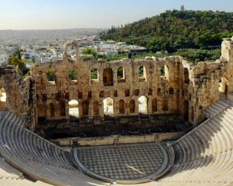 Juncker'in Açıklamaları: Yunanistan Borçları İçin Akropolis'in Satışını Önerdiler