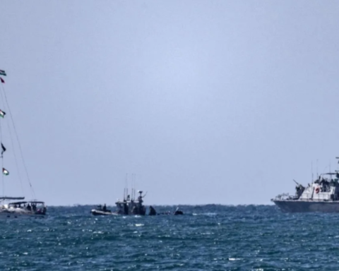 Kaçırılan Sumud Filosu aktivistleri Girit'ten Türkiye'ye dönüyor
