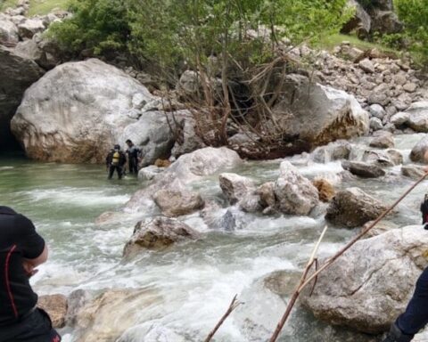 Kahramanmaraş'ta Nehre Düşen Balıkçı İçin Arama Çalışmaları Devam Ediyor