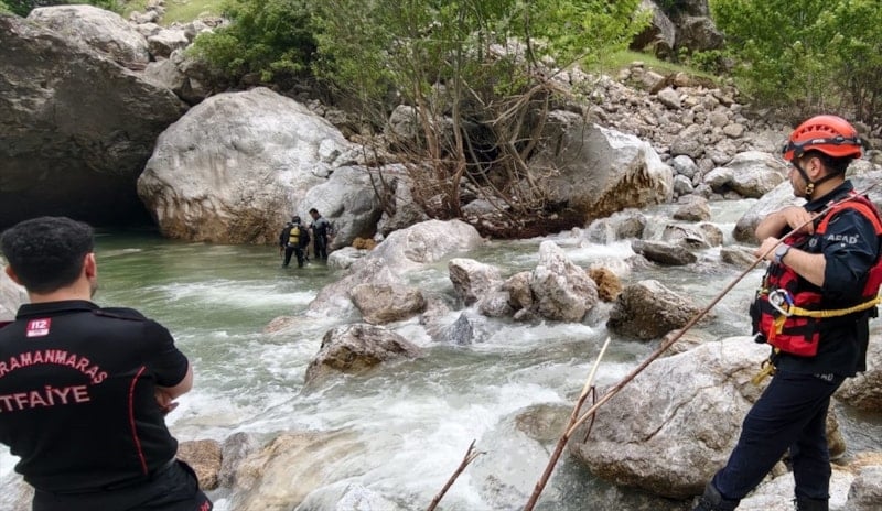 Kahramanmaraş'ta Nehre Düşen Balıkçı İçin Arama Çalışmaları Devam Ediyor