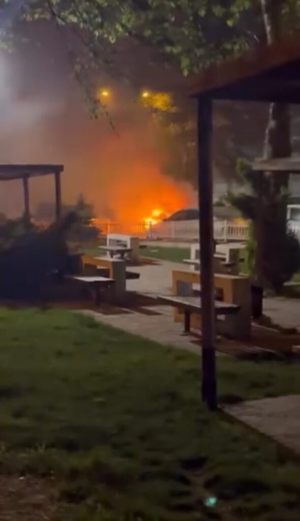 Karabük'te Park Halindeki Otomobilde Yangın Çıktı, Maddi Hasar Oluştu