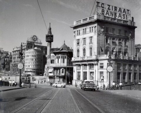 Karaköy’deki Merzifonlu Kara Mustafa Paşa Camii, 68 yıl aradan sonra yeniden inşa ediliyor