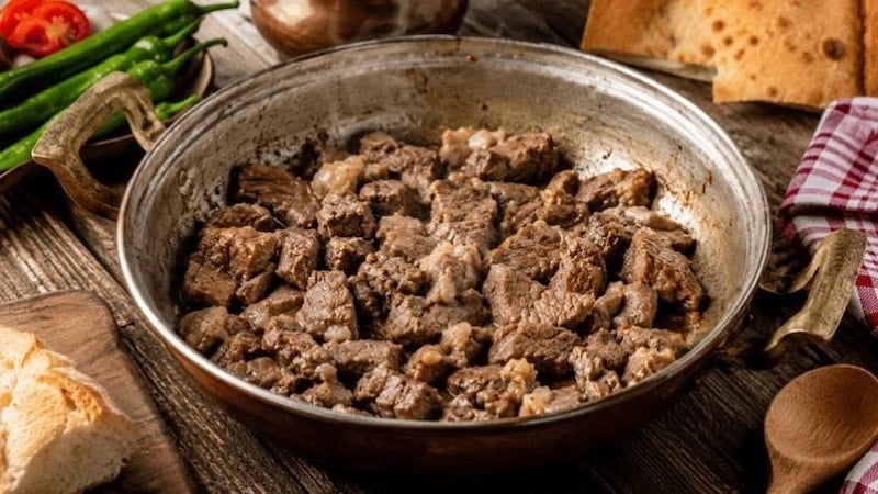 Kavurmayı Yumuşak Hale Getirmek İçin Maden Suyu Kullanma Yöntemi