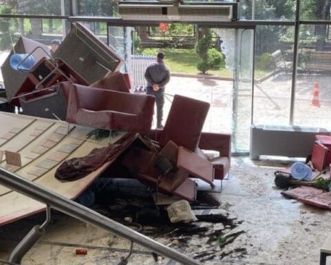 Kılıçdaroğlu ve Özel Arasındaki Kriz, CHP'de Tarihi Bir Ayrışmaya Neden Oldu